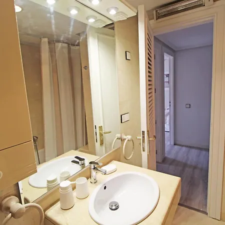 Castle Views. Terrace. Design Style. Ac. Wifi. Refurbished. Supercentric.