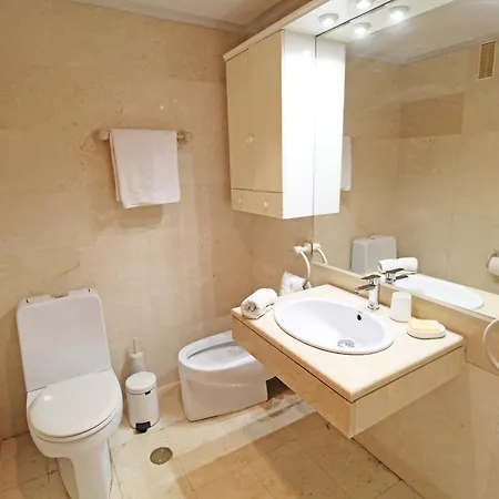 Castle Views. Terrace. Design Style. Ac. Wifi. Refurbished. Supercentric. Apartment