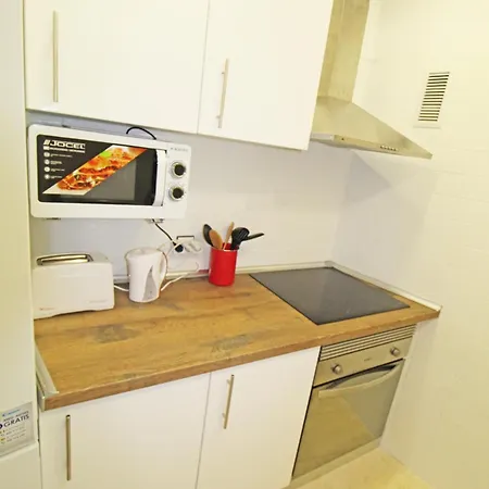 Castle Views. Terrace. Design Style. Ac. Wifi. Refurbished. Supercentric. Apartment *
