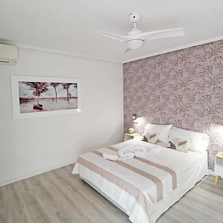 Castle Views. Terrace. Design Style. Ac. Wifi. Refurbished. Supercentric. *