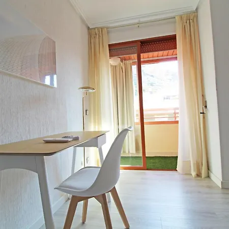 Castle Views. Terrace. Design Style. Ac. Wifi. Refurbished. Supercentric. Apartamento