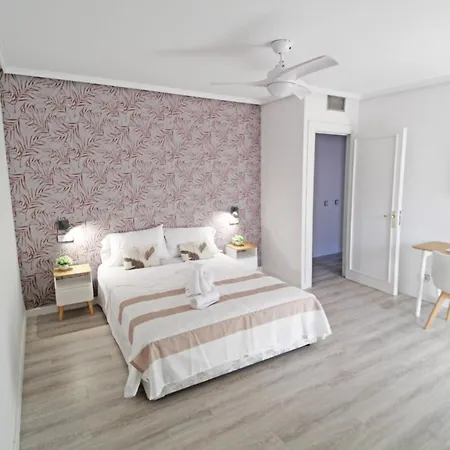 Castle Views. Terrace. Design Style. Ac. Wifi. Refurbished. Supercentric. Apartamento