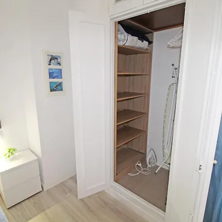 Castle Views. Terrace. Design Style. Ac. Wifi. Refurbished. Supercentric. Apartamento Alicante
