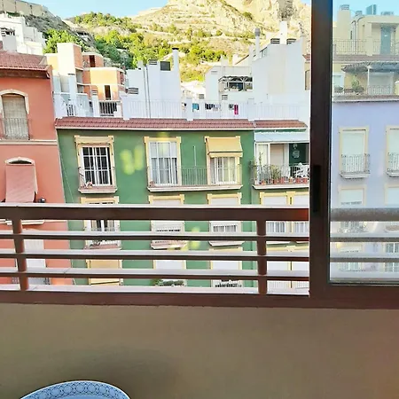 Castle Views. Terrace. Design Style. Ac. Wifi. Refurbished. Supercentric. Apartamento *